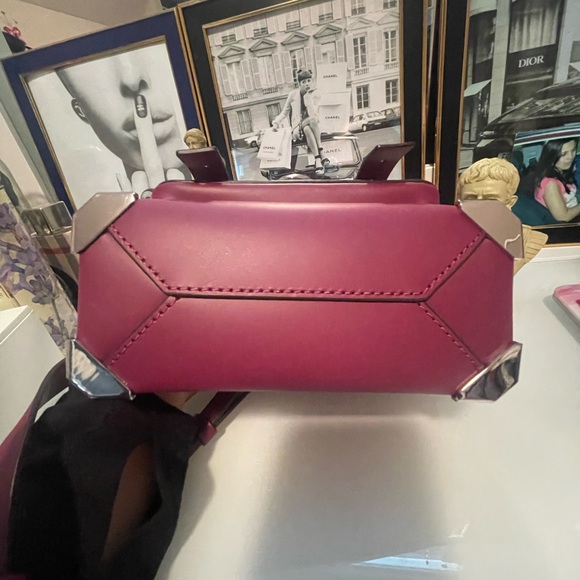 NWOT Michael Kors Manhattan Leather Crossbody bag. Burgundy colour. - Picture 10 of 13